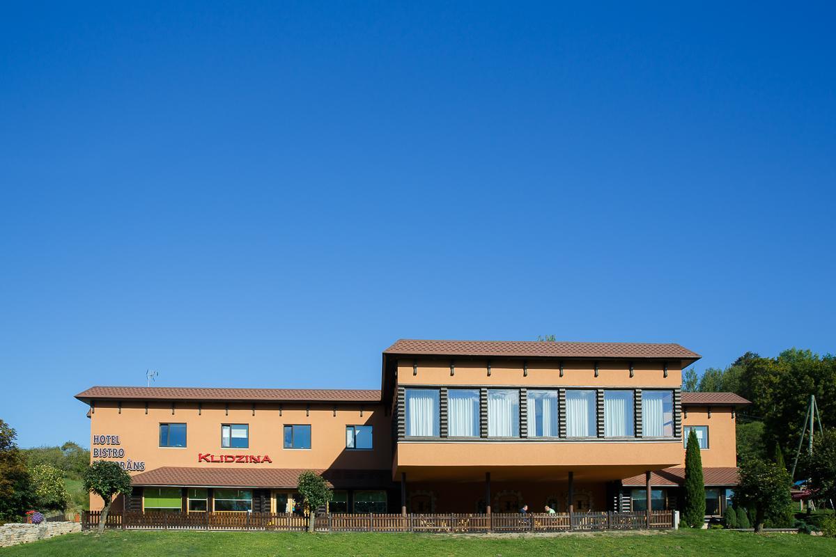 Hotel Klidzina Skriveri Buitenkant foto